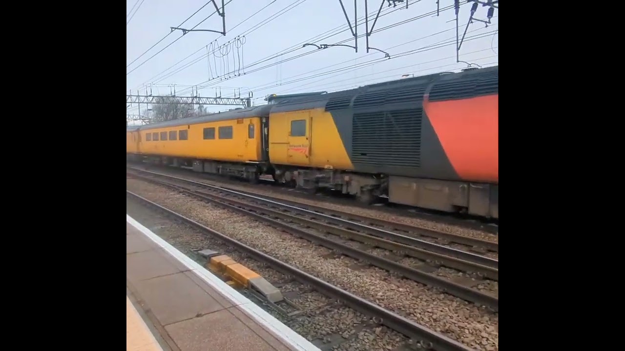 The class 43 at Crewe station 