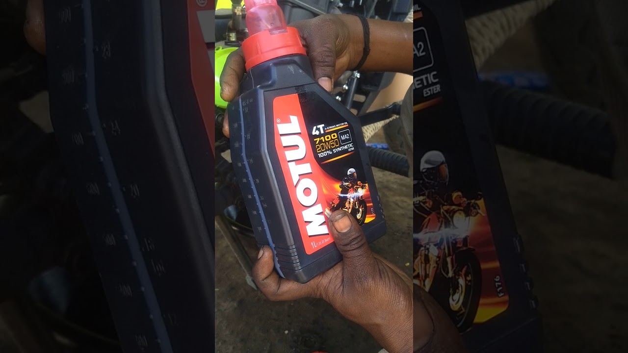 UM RENEGADE COMMANDO ENGINE  OIL