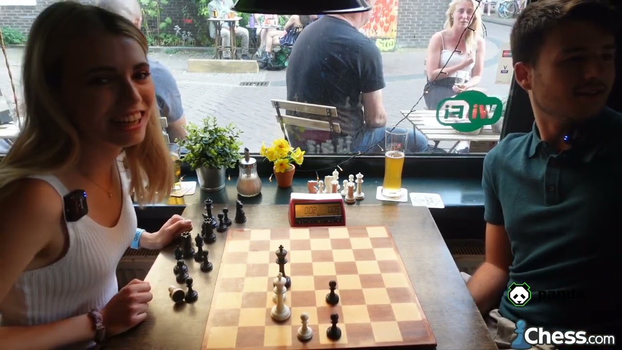 Magnus Carlsen joins chess park on Anna Cramling's stream 