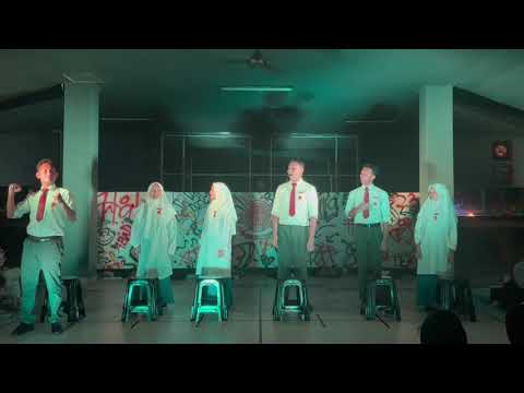 PEMENTASAN TEATER TEPUK