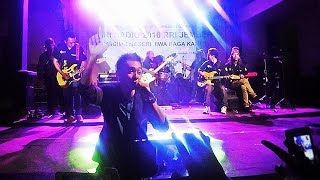 Nonton Konser Wandra di RRI Jember