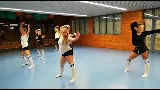 In my mind urban contemporary dance