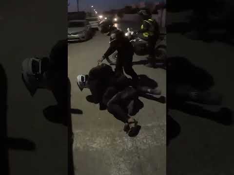 توثيق القبض على سائق بعد قيادة متهورة في شقيب السلام بالنقب وتعريض مستخدمي الطريق للخطر