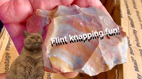 How to make an arrowhead #flintknapping Ohio #flint 😎