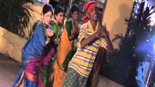 Venus world wide entertainment presents new marathi koligeet album
""chal paru phiravala vesavche bandarala"" singer : sachidanand appa
lyrics kesari saudi...