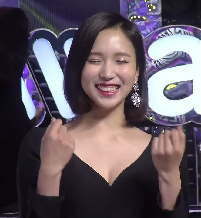 Elegant Mina Knock Knock