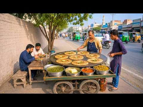 GIANT WHEAT PARATHA 😍 FEEDING THOUSANDS OF LABOURERS SPICY SAAG PARATHA UNDER $0.20 | STREET FOOD 🇵🇰
