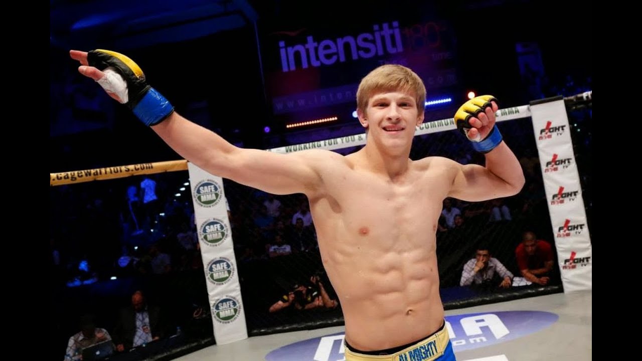 Arnold Allen Net Worth in 2026: UFC Payouts, Endorsements & Career Earnings