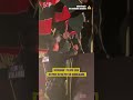 Aficionado y policía caen de poste en el Fan Fest de Guadalajara