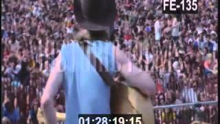 First footage that survives of this important grateful dead off-shot
band. the sound has not been found but we are looking! that's mickey
hart on drums for l...