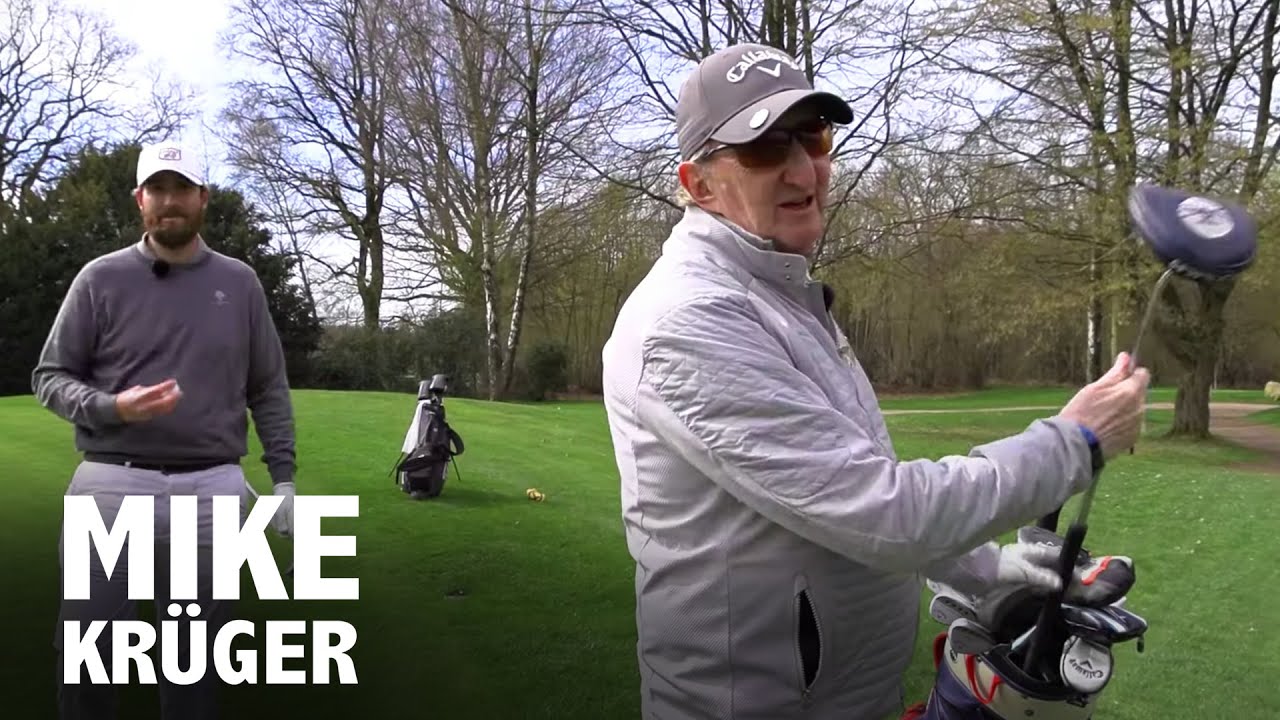 ⁣Mike Krüger spielt Golf mit Gottschalk
