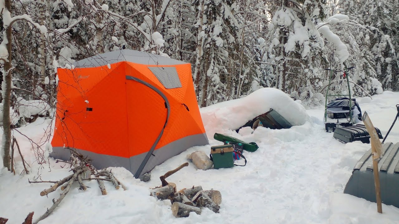 ПРИШЛОСЬ ЗАНОЧЕВАТЬ в ЛЕСУ. ПОСТАВИЛ ПАЛАТКУ у СТАРОЙ ИЗБЫ. РЫБАЧУ на ТАЁЖНЫХ ОЗЁРАХ.