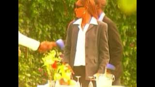 Mc Roger feat. Lizha James - De amor vive o Homem (Video Oficial)