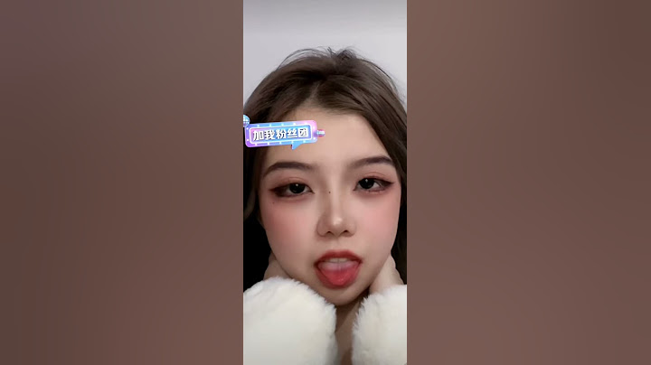 翻白眼的小姐姐