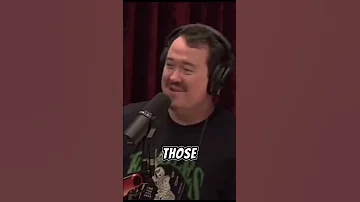 Joe Rogan Tries ZYN For The First Time 