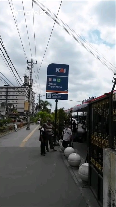 naik kereta dari stasiun tugu yogyakarta pintu selatan | stasiun tugu jogja pintu selatan #shorts