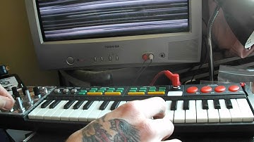 CIRCUIT BENT HING HON EK-001 SYNTH