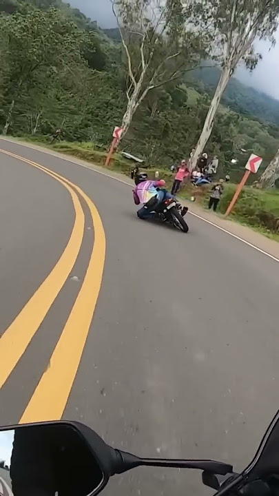 Sniper150 insane lean angle!