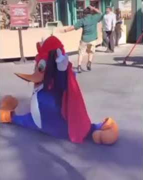 Woody Woodpecker vampire Dance AND Halloween universal studios Hollywood 😍🥰🎃🤩🥰🤑🤑🤑🤑🤑