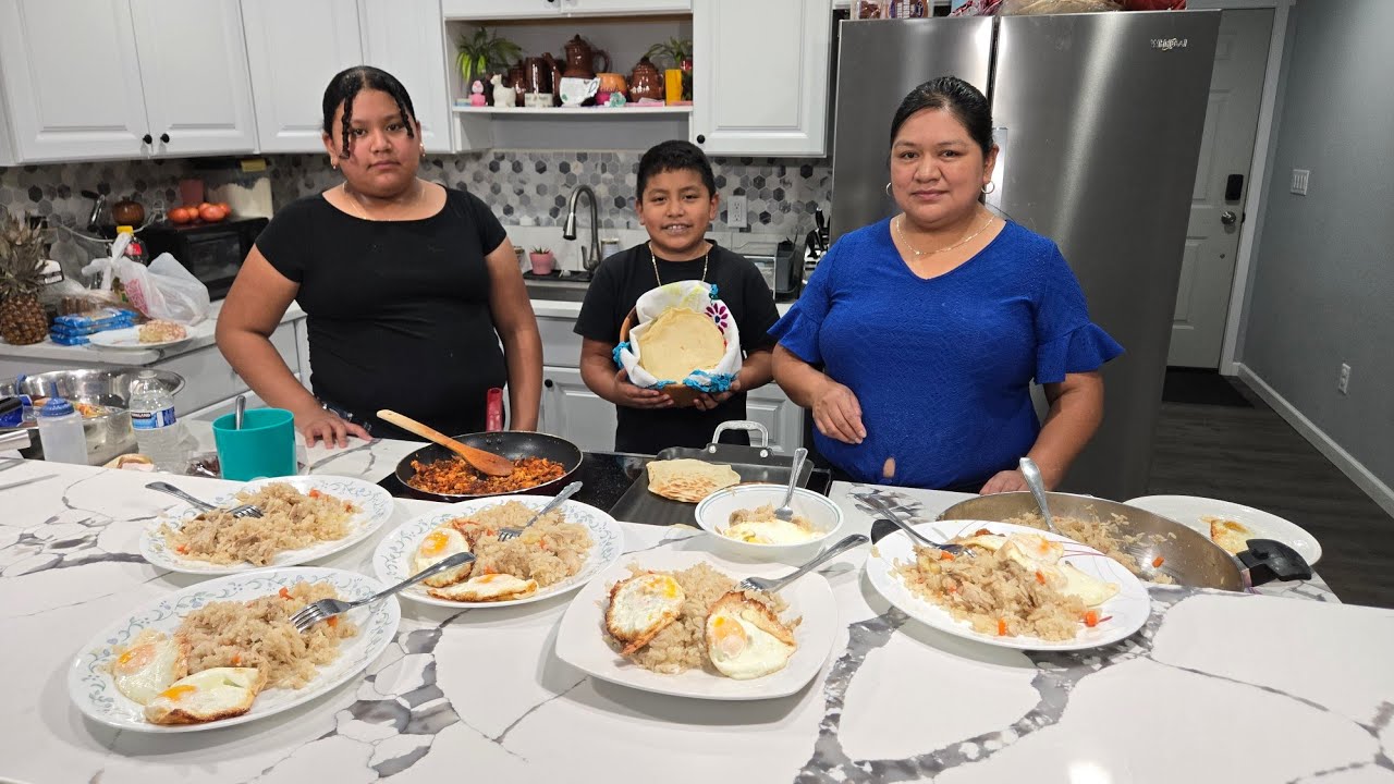 Nos acompaña Doña Maria a disfrutar huevos con arroz 