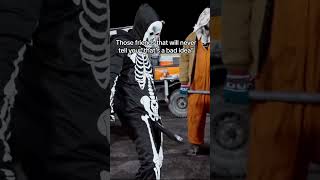 The skeleton costume was mint 😂👌 #funny #costume #halloween