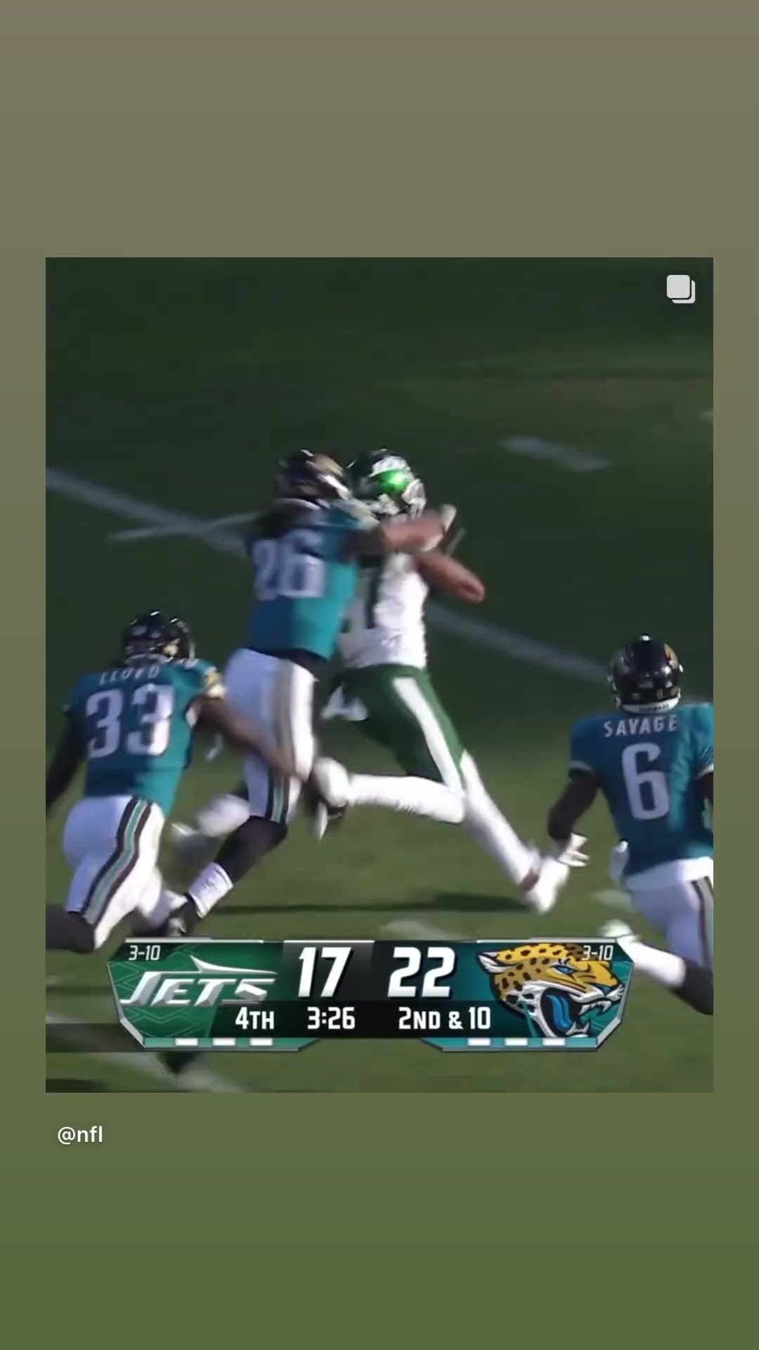 Into the end zone #hoodnews #aaronrodgers #jets #davanteadams #football #touchdown #catch #omg #how