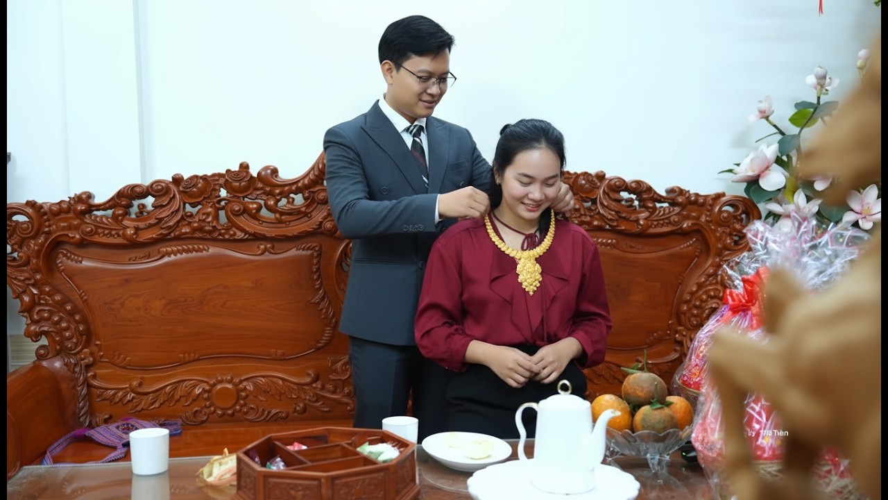 Ly Tu Tien Shocked as Jack Gifts Her Gold Necklace – So Emotional!