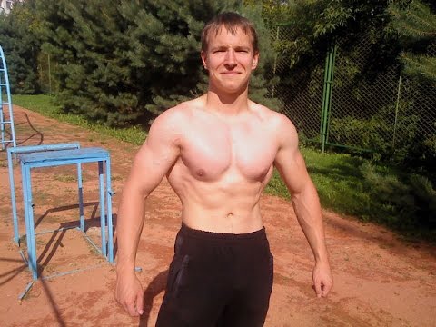 17 years old bodybuilder in good shape. Bodybuilding posing - YouTube