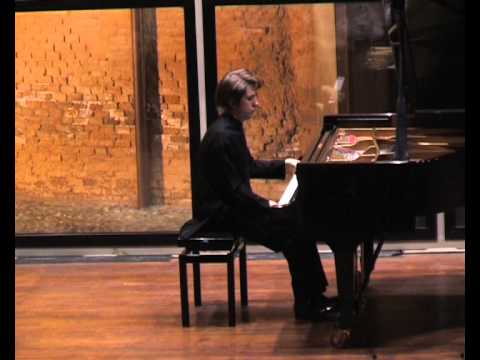 Pianist Severin von Eckardstein plays Granados: Los Requiebros