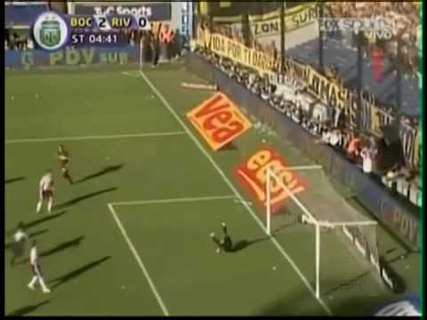 Gary Medel - Boca Juniors v/s River Plate 2010