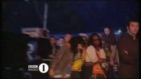 Mark Ronson - Stop Me - Live feat Stu Zender