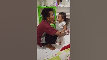 cium ayah