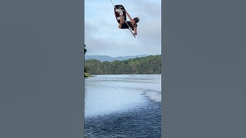 🤟🏽😜🐝 BUZZIN’ #Wakeboard #Extreme #Water #Sports #Amazing #Kid #Action