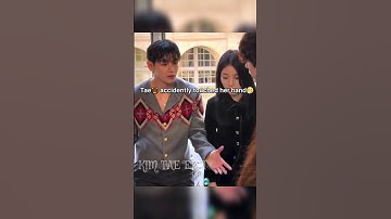 The way tae🐻 shift from his place😍 to give respect to the girl🥰💜#bts #taehyung #shorts