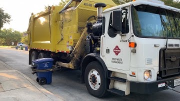 Summer: AutoCar ACX Heil Python On Recycling