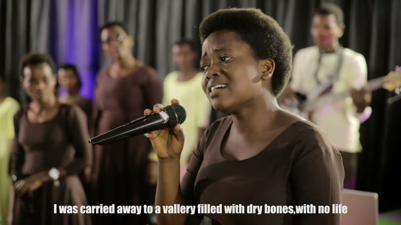 Njanwa mu kiyaya By Chorale Pentecôtiste de l'UPG