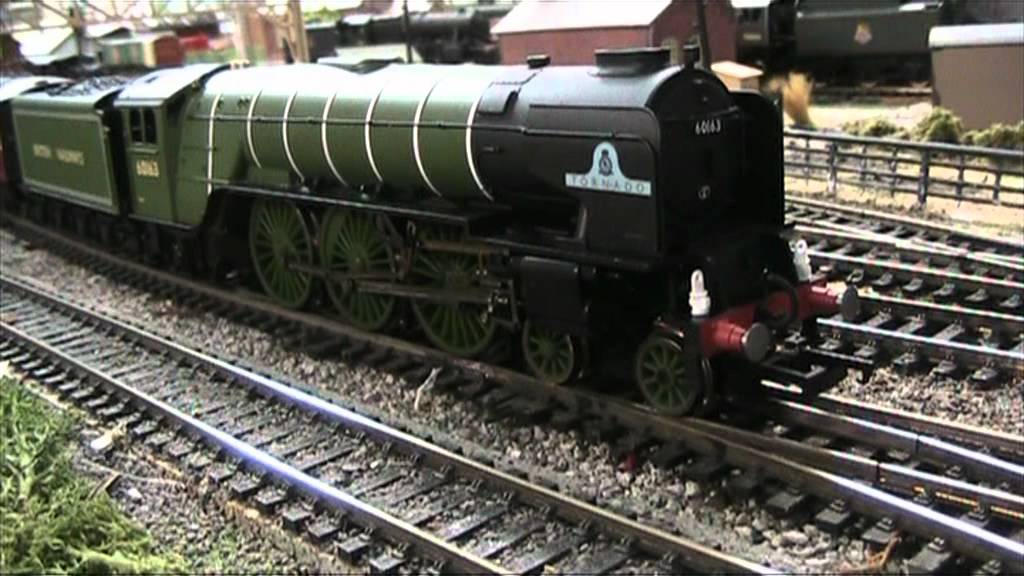 Hornby Railroad "Tornado" Review-Model Railways 00 Gauge 