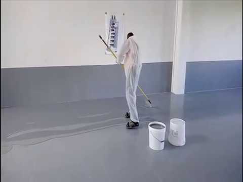Petra applicazione di strato floor resina epossidica ... Pavimento in resina epossidica