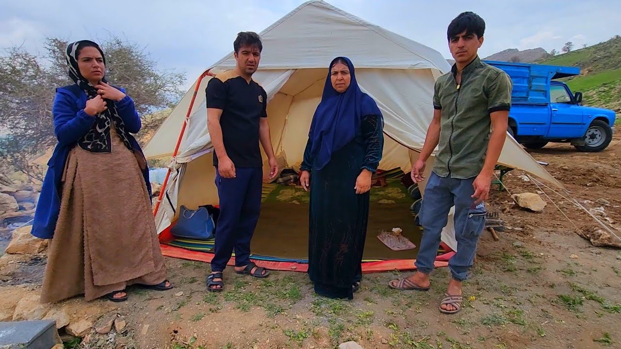Joint effort of the Yar family to set up Abolfazl nomadic tent