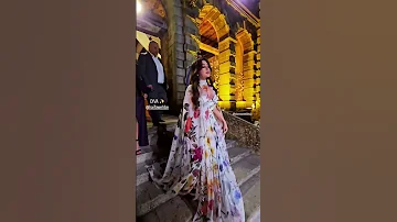 وصول الأميرة هيفاء وهبي في حفل زواج غني الغندور Diva Haifa Wehbe In A Magnificent Party 