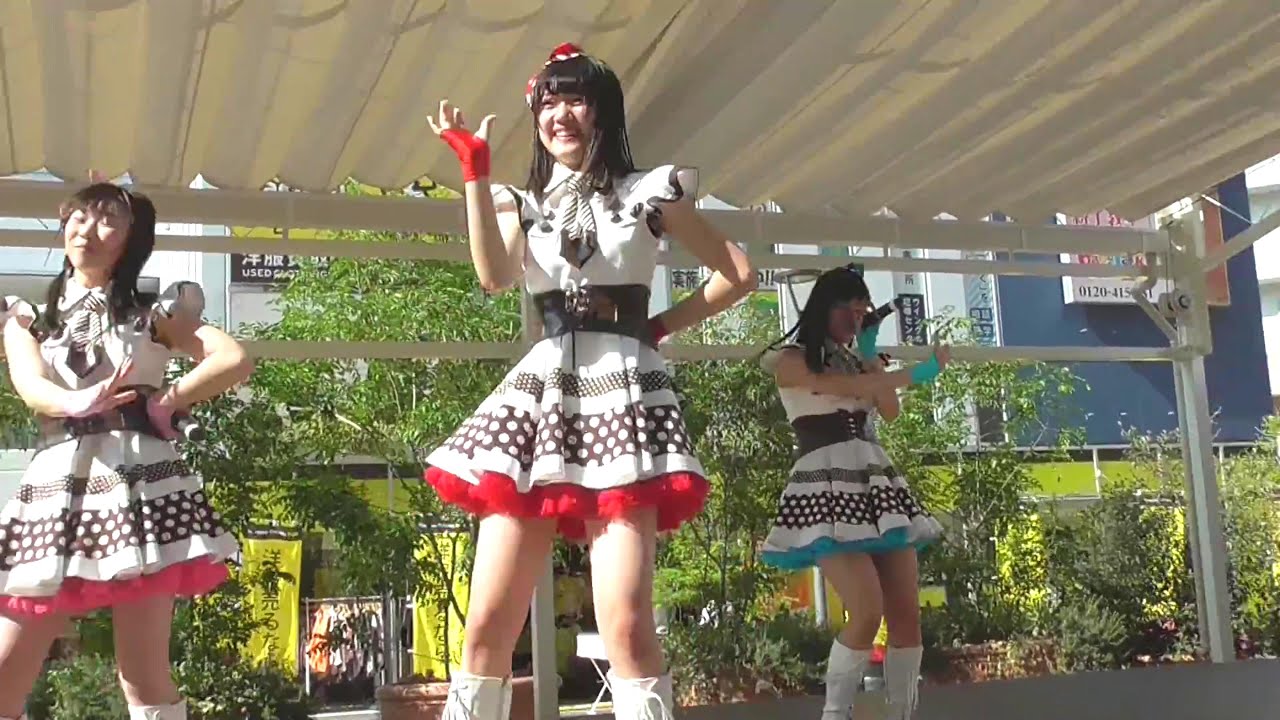 choco☆milQ 【Believer】 15/05/10 あまがさきキューズモール - YouTube