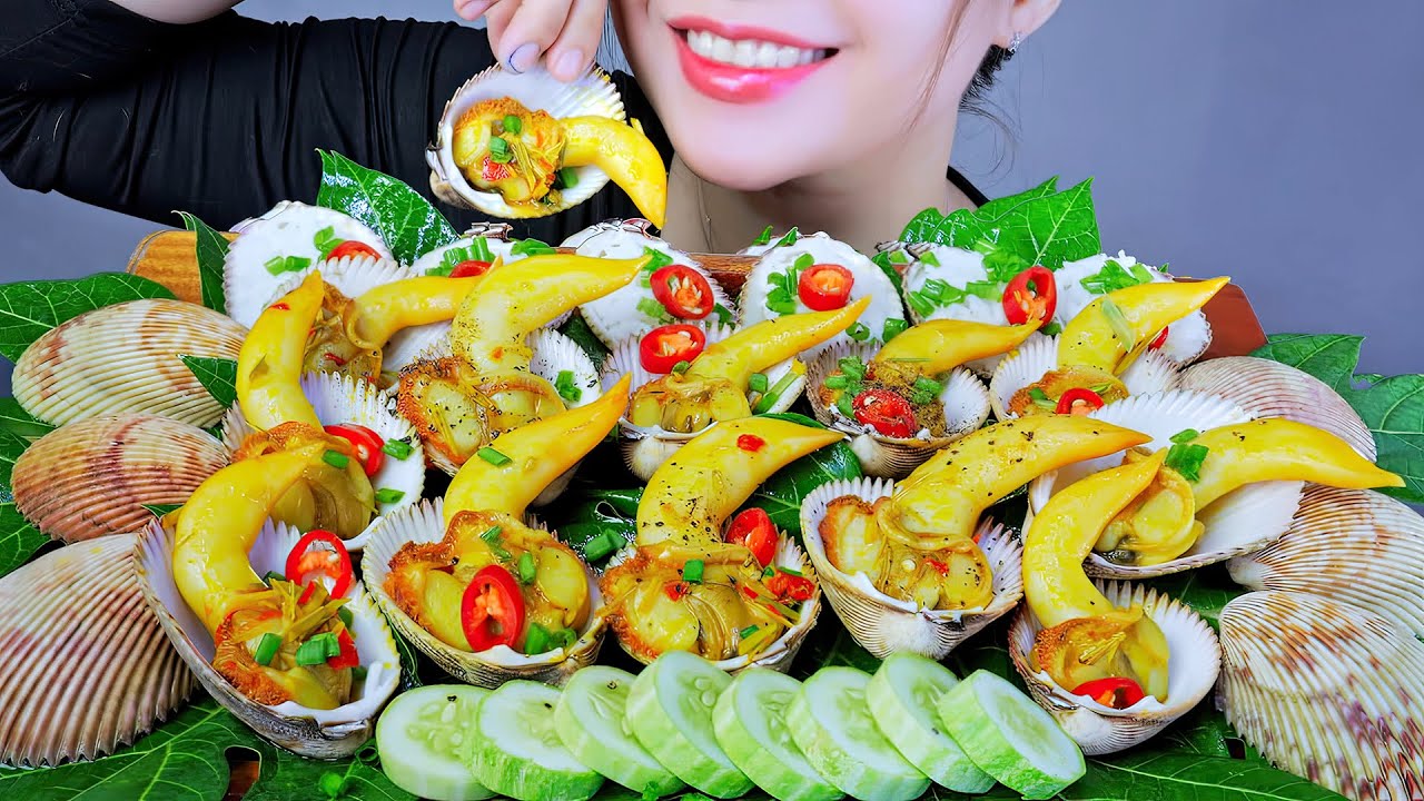 ASMR STIR FRIED ELONGATE COCKLE WITH LEMONGRASS AND CHILI EATING SOUNDS | LINH ASMR