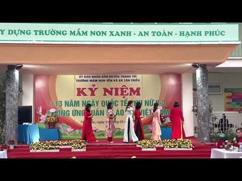 Văn nghệ chào mừng ngày 8/3 tiết mục Mẹ con đã về