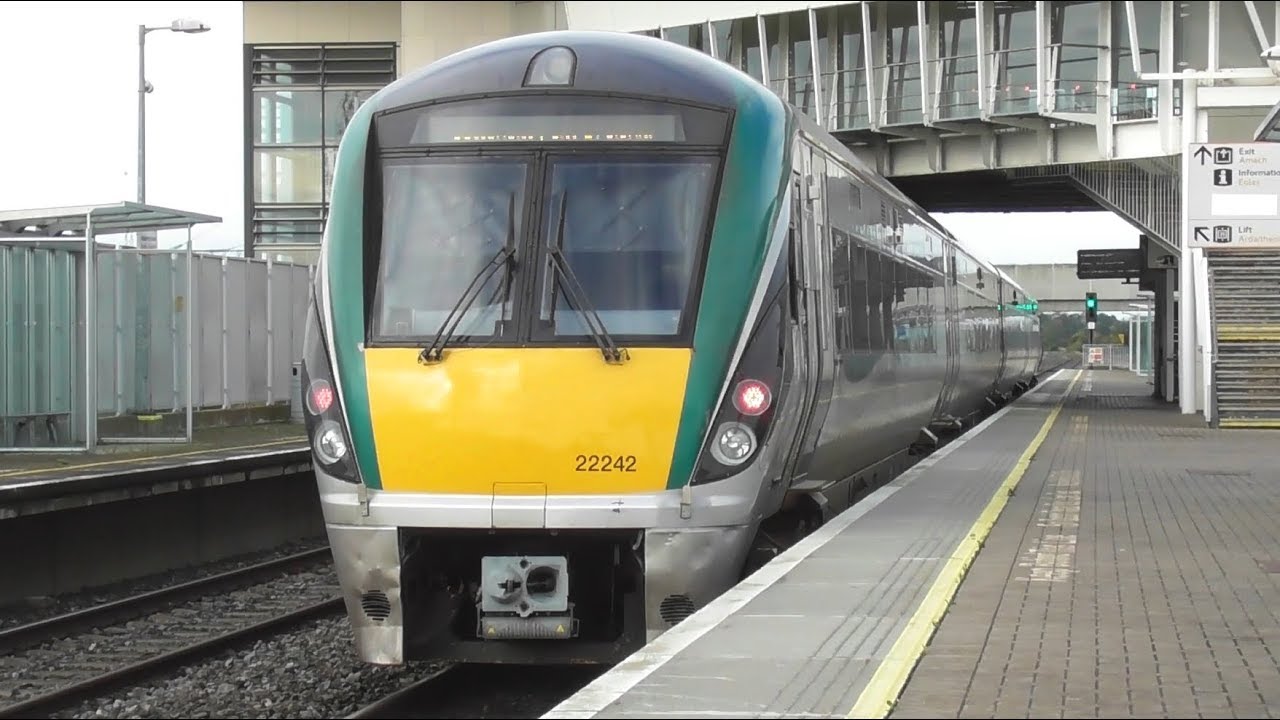 irish-rail-22000-class-intercity-train-22242-adamstown-station-dublin-youtube