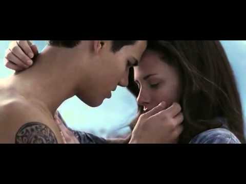 the-twilight-saga---eclipse---bella-and-jacob-kissing-(sub-srb)