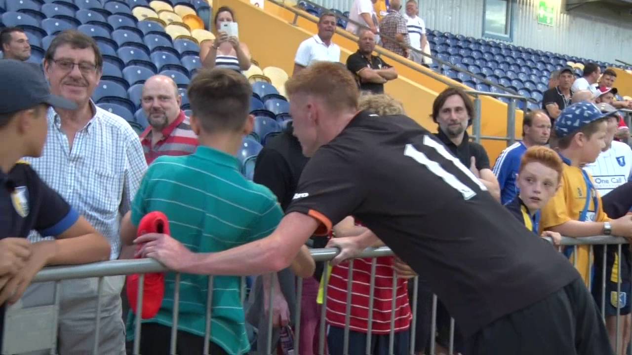 camera iphone 8 plus apk Hull midfielder Sam Clucas takes time to have pictures with young Stags' fans