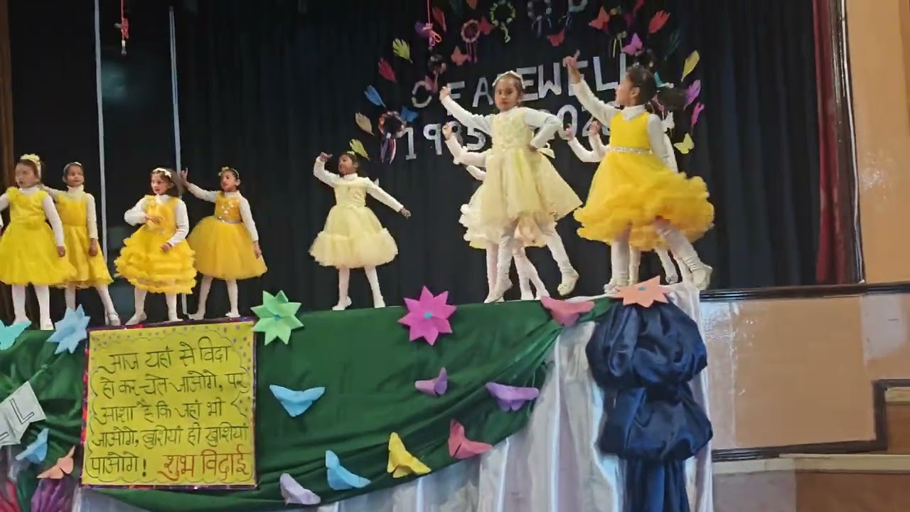 Dance performance by primary students (farewell Vikram bhayya)