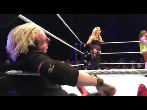 WWE James Ellsworth vs Smackdown Women (Live Event)