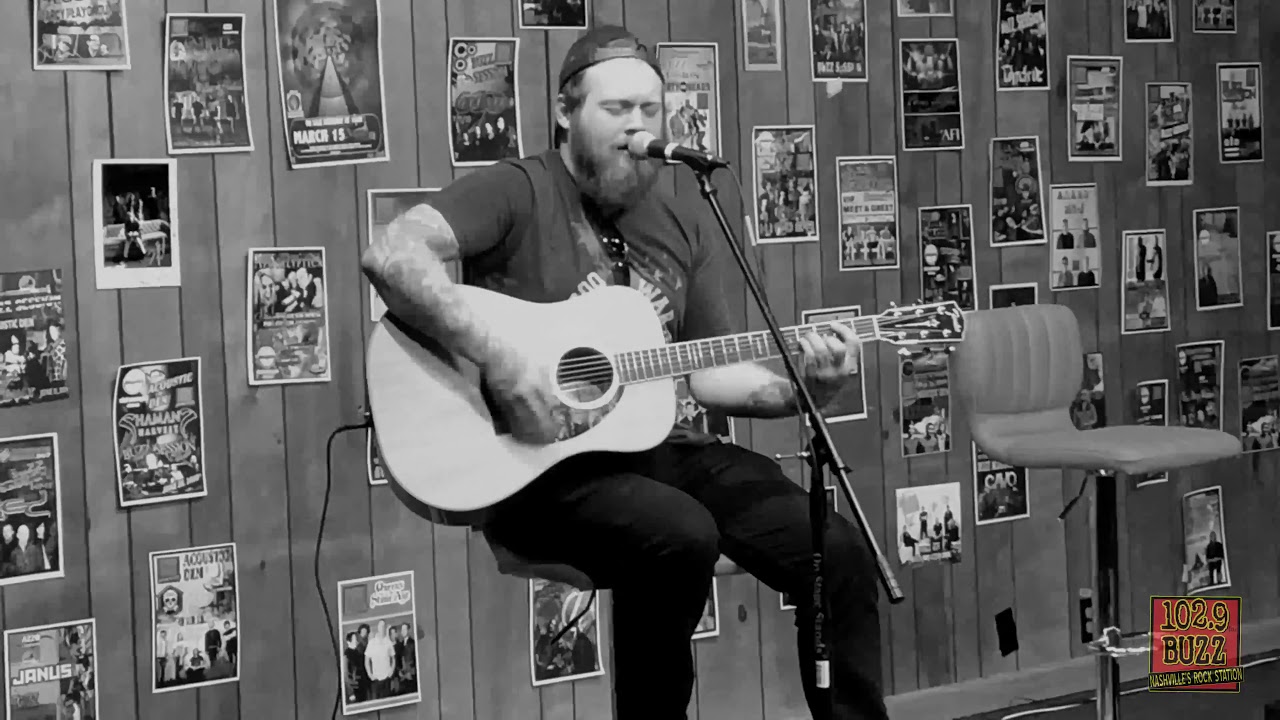 Asking moving. Asking moving. Asking alexandria moving on. Asking alexandria обложка. Asking alexandria 2011.