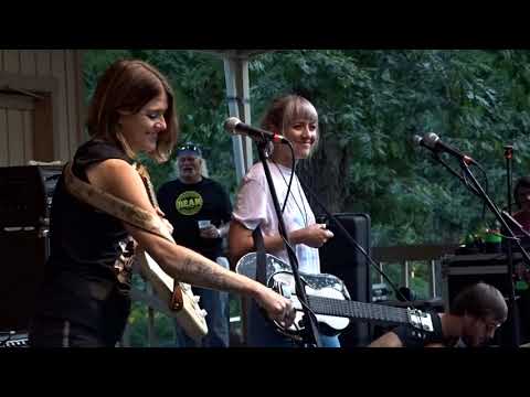 Larkin Poe burnin' it up Live at The Bean Blossom Blues Festival 2018